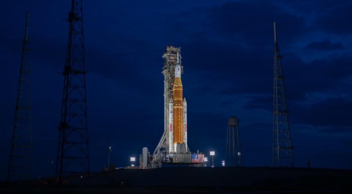 milei-says-moon-mission-satellite-shows-efficient-science-spending.-researchers-disagree
