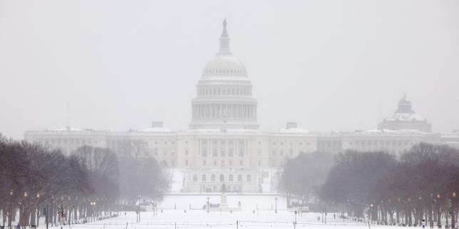 les-premieres-images-de-la-tempete-de-neige-«-historique-»-qui-balaie-les-etats-unis