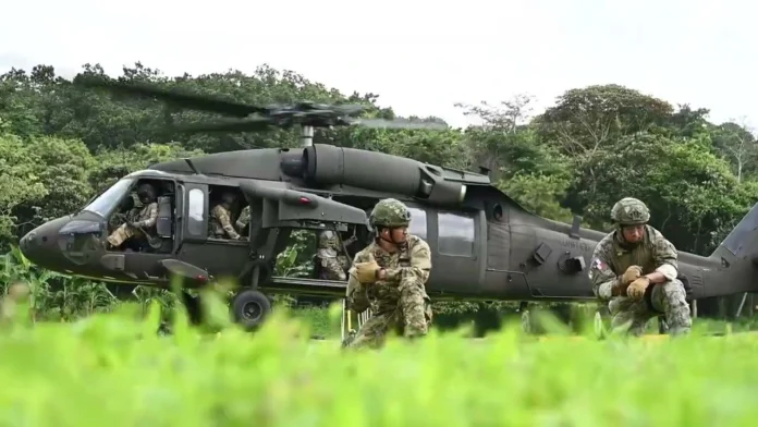 helicopteros-black-hawk-estadounidenses-se-dirigen-a-panama,-y-el-canal-es-el-verdadero-telon-de-fondo