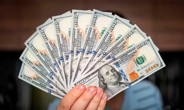 gobierno-anuncia-devolucion-de-ahorros-en-dolares-para-familias-que-tienen-hasta-$us1.000