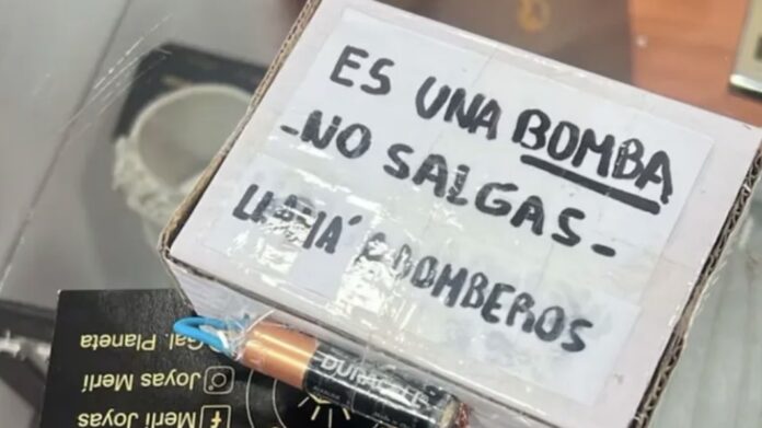 robo-y-paquete-bomba:-“no-salgas,-llama-a-bomberos”