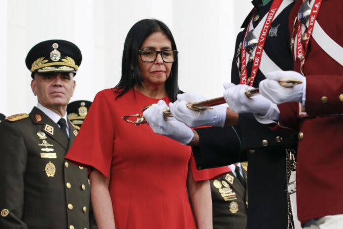 la-fuerza-armada-proclama-a-delcy-rodriguez-como-su-comandante-en-jefe