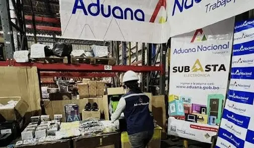aduana-destituye-5-funcionarios-y-los-procesa-por-el-caso-maletas