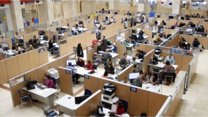 el-empleo-publico-volvio-a-achicarse:-cayo-7,2%-interanual-en-2025-y-cerro-el-ano-con-280.120-trabajadores