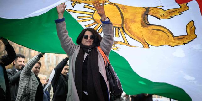 en-francia,-las-nuevas-movilizaciones-en-orden-dispersadas-en-apoyo-a-los-iranies