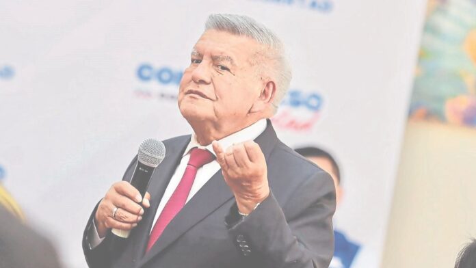 cesar-acuna-asegura-que-la-decision-sobre-vacancia-de-jeri-“esta-tomada”-y-que-bancada-de-app-tendra-que-“respetar”-su-postura