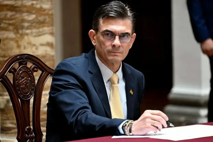 paz-quitada-por-decreto-el-iva-a-importadores-de-combustible