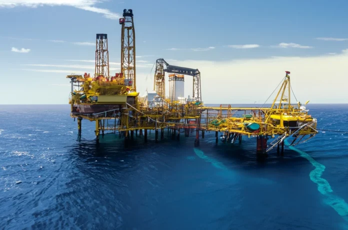 brasil-rompe-record-de-produccion-de-petroleo-mientras-chocan-las-tensiones-climaticas-y-economicas
