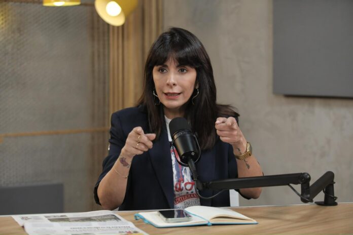 carla-garcia:-“no-he-podido-leer”-el-plan-de-gobierno-de-enrique-valderrama,-candidato-presidencial-del-apra