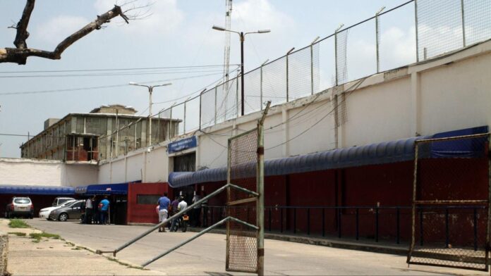 temor-y-amenazas-tras-ataque-con-granada-en-barranquilla:-personal-administrativo-de-la-carcel-el-bosque-no-esta-yendo-a-trabajar-a-las-oficinas