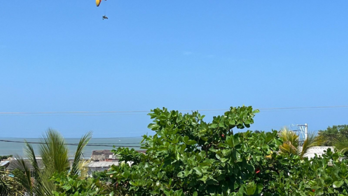 atencion:-salio-el-sol-en-el-caribe-pero-se-mantienen-las-alertas-y-restricciones-hasta-el-sabado-por-el-mar-de-fondo-y-vientos-en-todo-el-litoral.