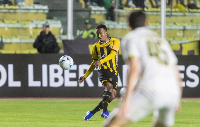 con-dos-penales,-the-strongest-supera-a-tachira-en-el-hernando-siles