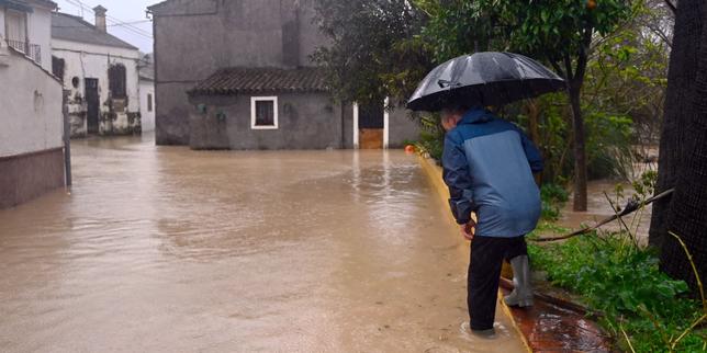depression-leonardo:-fin-de-l’alerte-rouge-aux-pluies-dans-le-sud-de-l’espagne,-una-mujer-portee-disparue