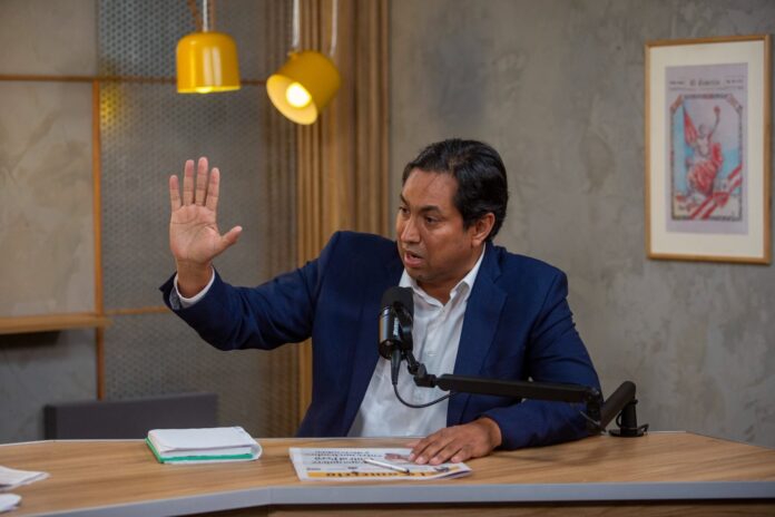 miguel-del-castillo-afirma-que-renuncio-a-su-candidatura-a-diputado-por-primero-la-gente-porque-quiere-ser-alcalde-de-lima