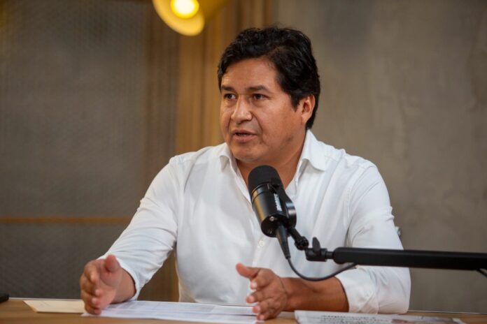 vladimir-meza-sobre-advertencia-de-renuncia-de-carlos-alvarez:-“no-es-la-actitud-politica-mas-correcta-a-sesenta-dias-de-las-elecciones”