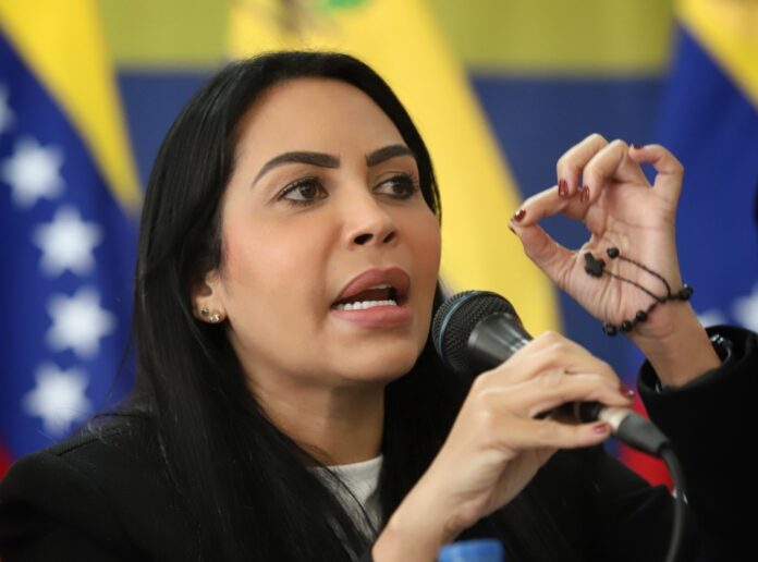 “es-potencialmente-peligroso”:-delsa-solorzano-advierte-sobre-limitaciones-y-riesgos-del-proyecto-de-ley-de-amnistia