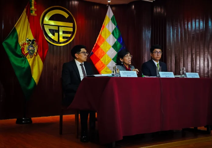 contraloria-espera-aprobacion-de-ley-que-amplia-el-plazo-a-seis-meses-para-el-arraigo-de-exautoridades
