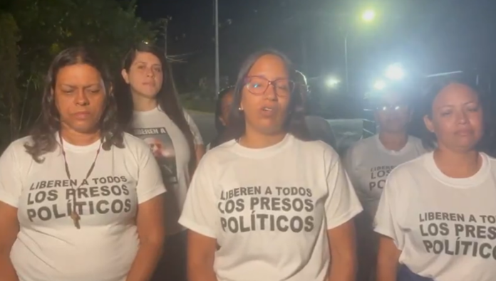 denuncian-que-mujer-que-abrazo-a-jorge-rodriguez-en-zona-7-no-es-familiar-de-preso-politico