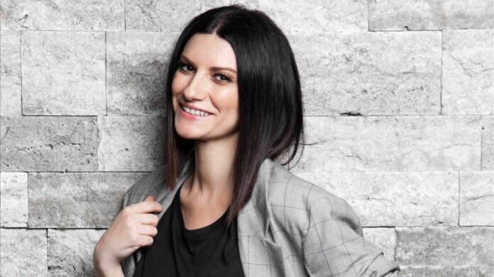 laura-pausini-emociona-al-mundo-interpretando-el-himno-de-italia-en-la-apertura-de-los-jj-oo