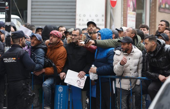las-expectativas-de-los-migrantes-en-espana-con-la-regularizacion-extraordinaria-que-anuncio-el-gobierno