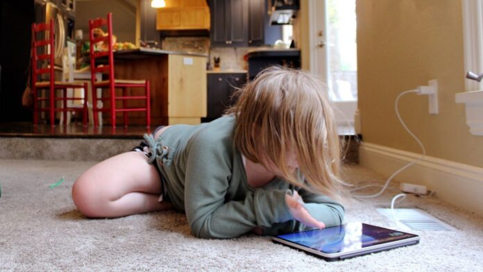 europa-quiere-quitarles-las-redes-sociales-a-sus-ninos-las-grandes-tecnologicas-estan-furiosas.