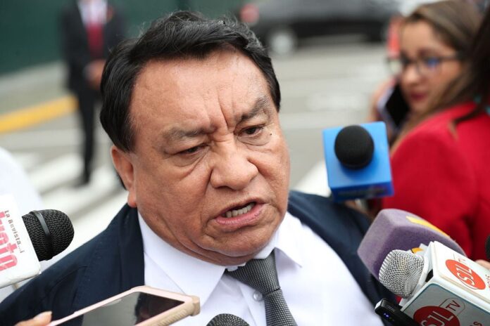 jose-jeri:-podemos-peru-firmara-pedido-para-pleno-extraordinario,-anuncia-jose-luna-galvez