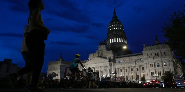 argentina:-los-diputados-votan-el-alivio-de-la-responsabilidad-penal-a-los-14-anos