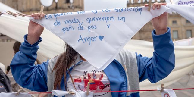 sol,-17-anos,-antiguo-nino-soldado-de-un-grupo-armado-en-colombia:-«-on-est-de-la-silla-a-canon-»