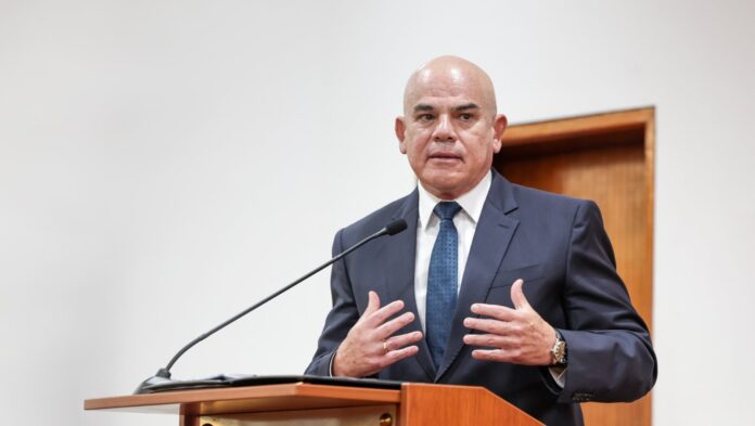 ernesto-alvarez-afirma-que-vacancia-no-debe-sustentarse-en-elucubraciones,-sino-en-“extremas-de-gravedad”