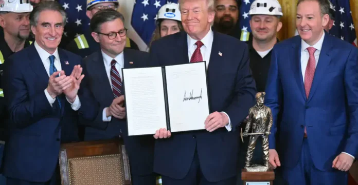 trump-elimina-la-norma-que-obligo-a-la-industria-estadounidense-a-regular-los-gases-de-efecto-invernadero,-remodelando-el-campo-de-juego-global
