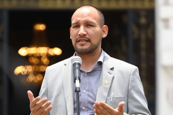 munante:-“jose-cueto-podria-asumir-la-presidencia-si-renuncia-a-su-candidatura-al-senado”