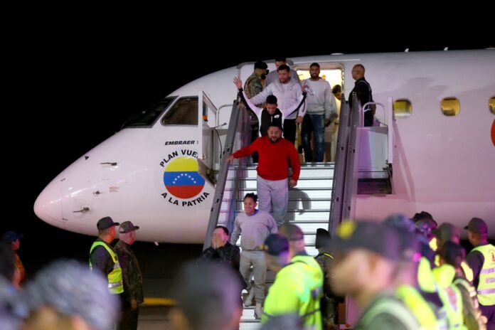 llegan-al-pais-110-migrantes-en-un-vuelo-de-repatriacion-proveniente-de-estados-unidos