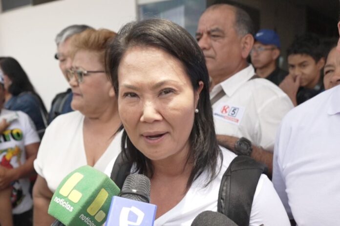 keiko-fujimori:-“lamentamos-que-rafael-lopez-aliaga-se-haya-aliado-con-la-izquierda-y-los-caviares-y-se-haya-producido-la-censura”
