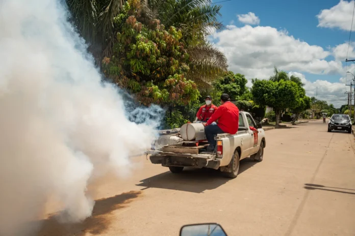 continuan-las-fumigaciones-en-unidades-educativas-de-montero