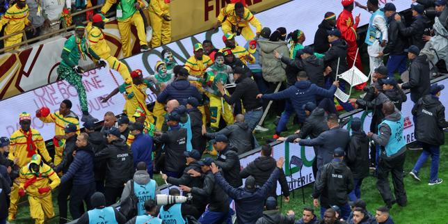 «-c’est-une-vengeance-»-:-la-colere-des-supporteurs-senegalais-de-football-apres-la-condamnation-de-leurs-compatriotes-au-maroc