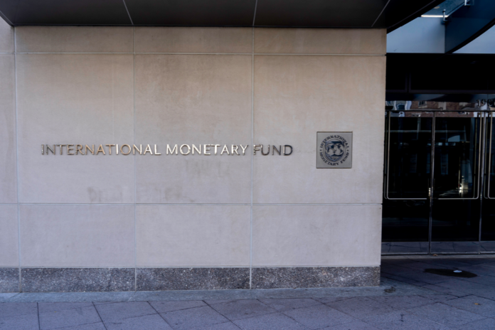 imf-calls-argentine-stabilization-‘impressive’-but-warns-of-‘transition-costs’