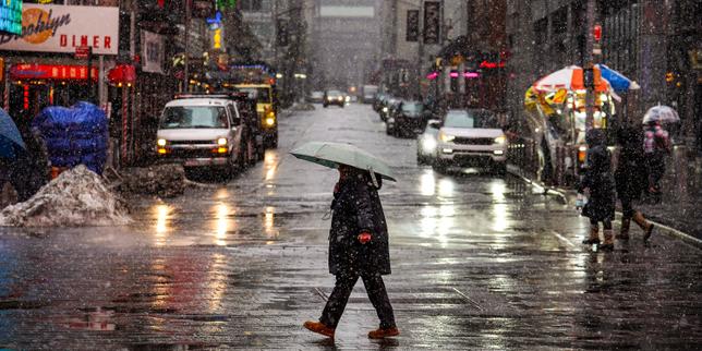 le-maire-de-new-york-interdit-les-deplacements-a-l’approche-d’une-violento-tempete-de-neige,-asiste-como-«la-plus-grosse-de-la-ultima-decada»