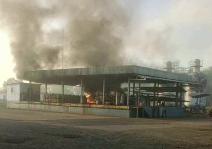 incendio-en-planta-de-gas-genera-preocupacion-entre-indigenas-waraos-de-delta-amacuro