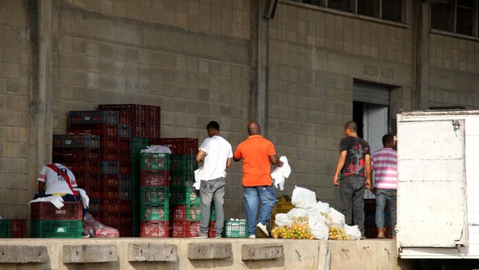 yuca,-platano-y-mazorca:-centrales-de-alimentos-reportan-alza-de-precios-que-golpea-el-fogon-de-barranquilla-y-el-atlantico;-el-abastecimiento-resiste
