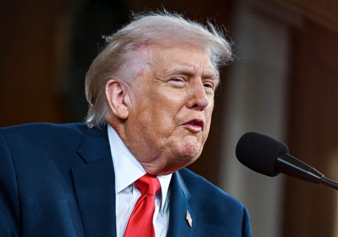 ¿por-que-trump-ordeno-a-las-agencias-federales-dejar-de-usar-la-la-de-anthropic?