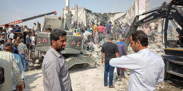 iran:-le-recit-en-photos-de-la-journee,-au-rythme-des-frappes-aeriennes-americaines-et-israeliennes