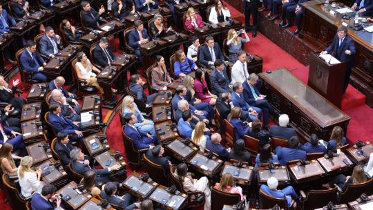 milei-promete-paquete-mensual-de-reformas-en-discurso-cargado-de-insultos