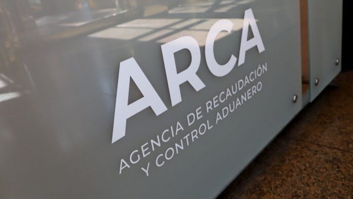 la-recaudacion-fiscal-de-febrero-cayo-9%-real-y-sufrio-su-septima-baja-consecutiva