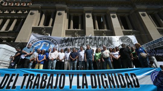 sindicatos-impugnan-en-los-tribunales-la-emblematica-reforma-laboral-de-milei