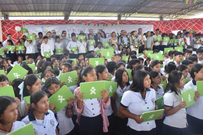 inauguran-proyecto-“lideres-digitales-para-el-cambio-social”
