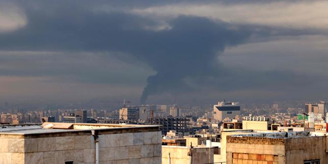 en-directo,-guerra-en-medio-oriente:-israel-lanza-«une-vague-de-frappes-de-grande-ampleur»-sur-teheran;-el-aeropuerto-de-dubai-informa-«partiellement»-de-sus-operaciones.