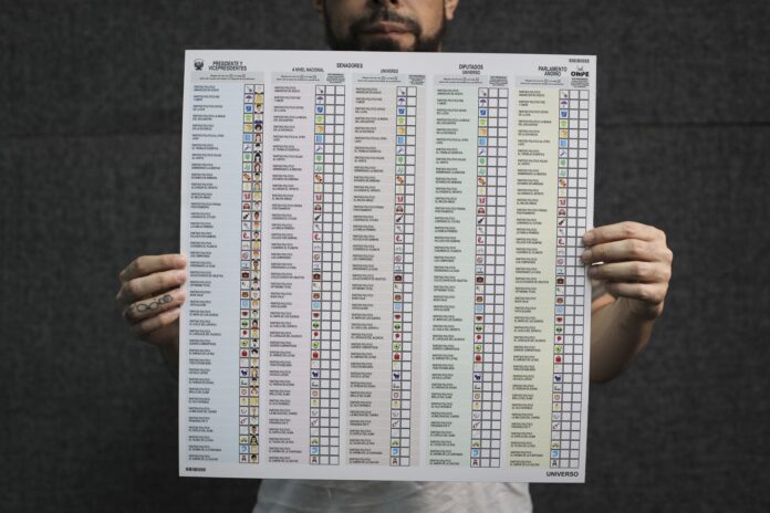 la-cedula-mas-grande-y-mas-cara-de-la-historia:-¿cuanto-cuestan-las-cartillas-para-las-elecciones-de-abril?