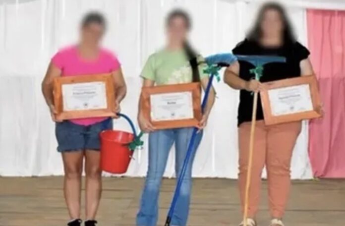 el-polemico-y-agresivo-regalo-de-un-municipio-a-las-mujeres-por-su-dia