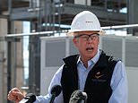karoline-leavitt-throws-trump’s-energy-secretary-under-the-bus-after-his-now-deleted-strait-of-hormuz-x-post-sent-markets-wild