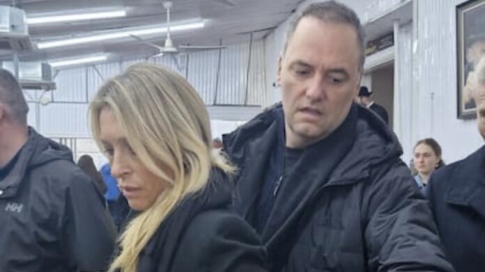 manuel-adorni-intento-justificar-el-viaje-con-su-esposa-en-el-avion-presidencial:-“vengo-una-semana-a-deslomarme-a-nueva-york”